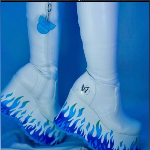 NWT YRU Y.R.U. White Zen Flame Boots blue fire knee high platform gogo - Picture 5 of 11